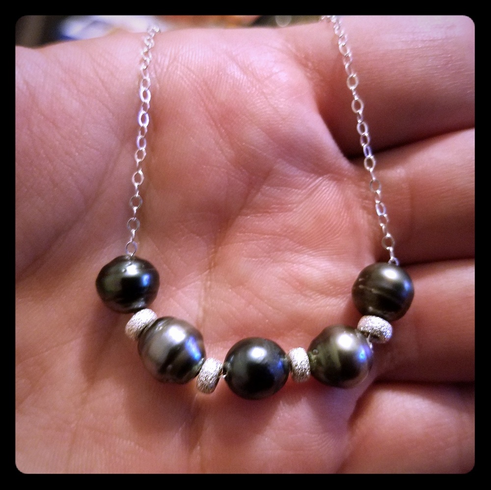 Tahitian pearl necklace